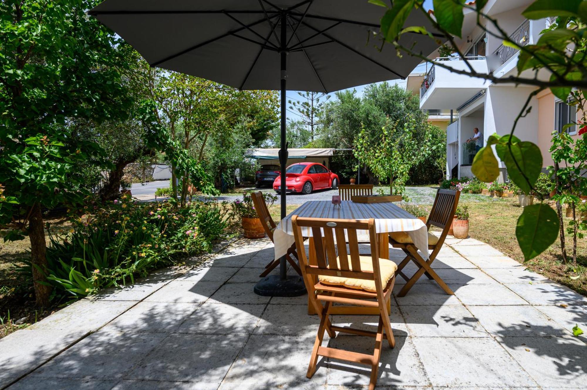 Chic Apartment In Nature, 5-Min Walk To The Beach Каламата Екстериор снимка