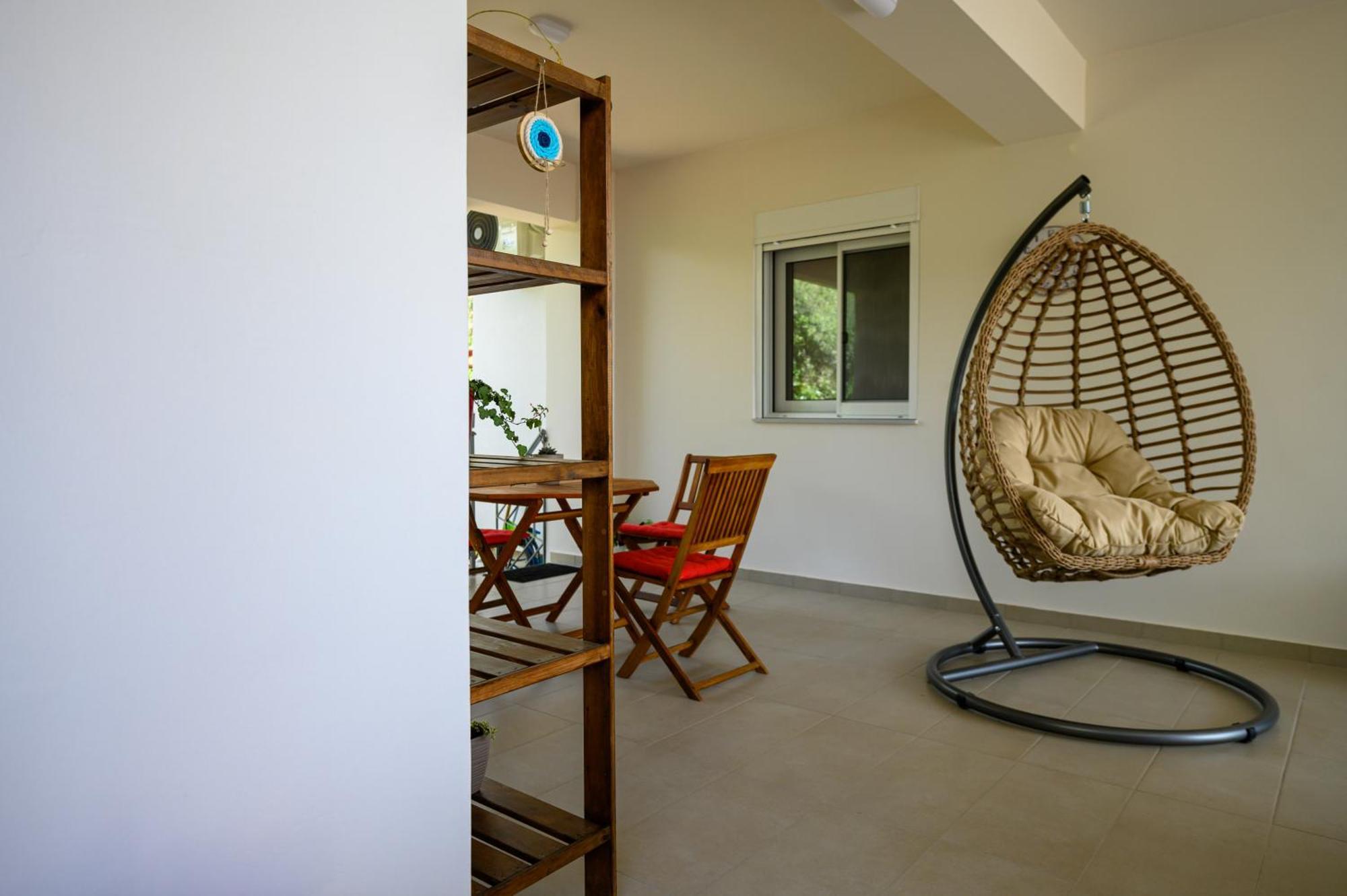 Chic Apartment In Nature, 5-Min Walk To The Beach Каламата Екстериор снимка
