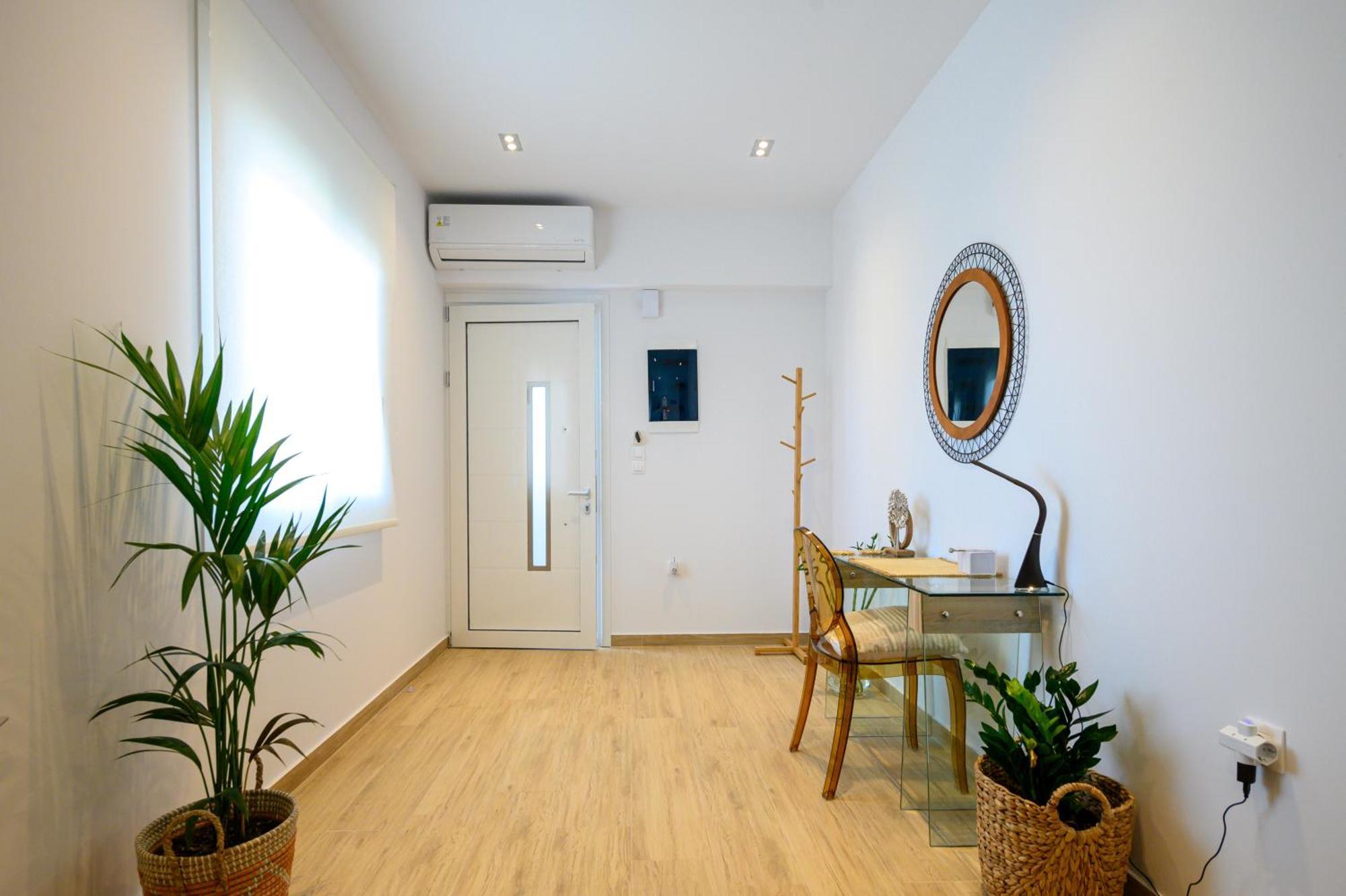 Chic Apartment In Nature, 5-Min Walk To The Beach Каламата Екстериор снимка